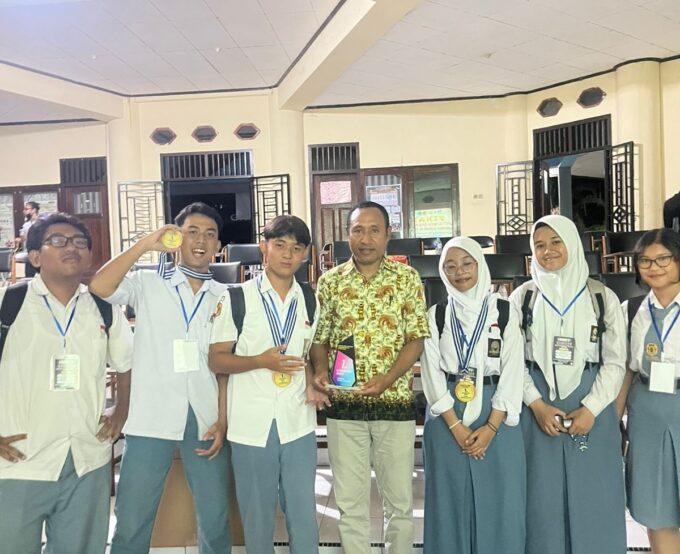 SMA negeri 1 Jayapura juara 1 KOMIKOM
